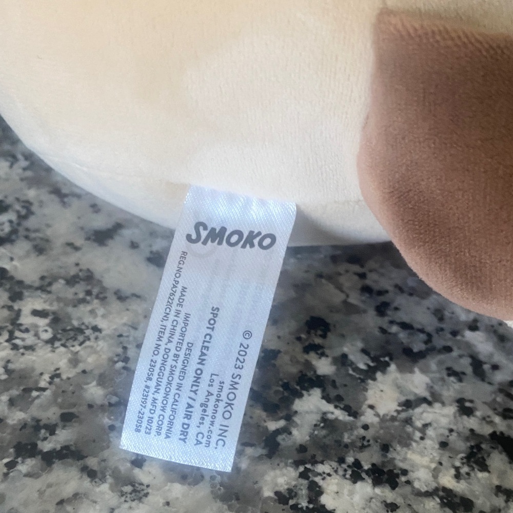 SMOKO Raccoon Plushie - Picture 6 of 6